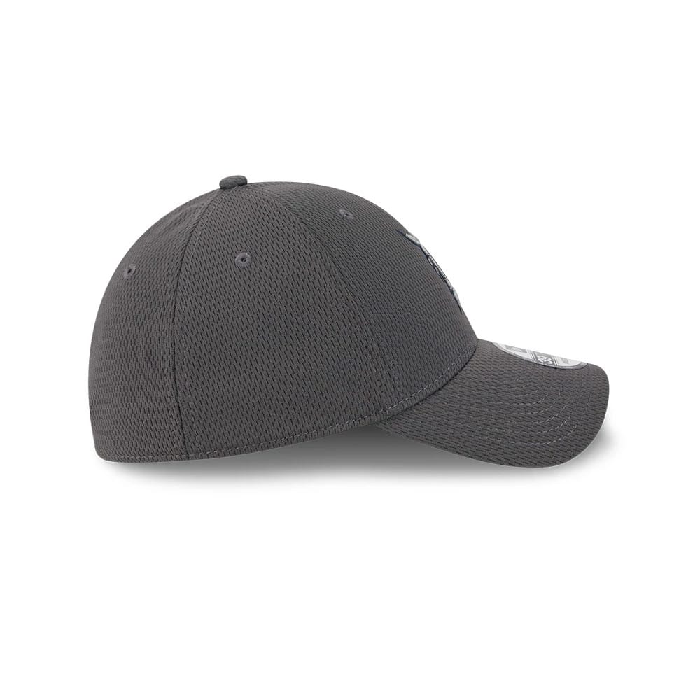 Pictured is this MLB Evergreen Detroit Tigers 39THIRTY Stretch Fit cap in dark grey. 6