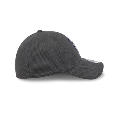 Pictured is this MLB Evergreen LA Dodgers 39THIRTY Stretch Fit cap in dark grey. 6