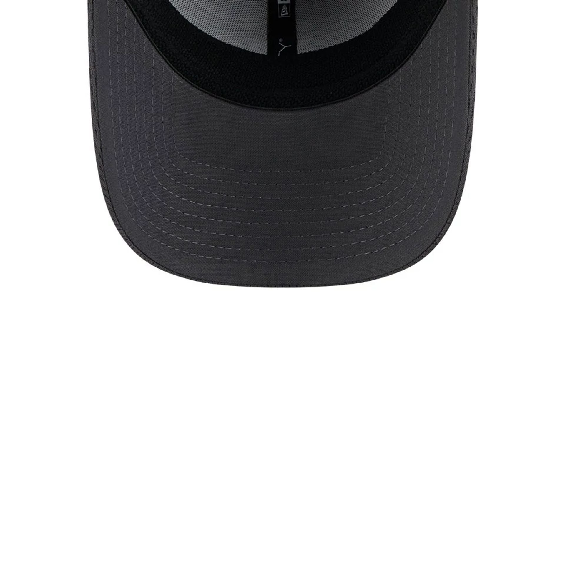 Pictured is this MLB Evergreen LA Dodgers 39THIRTY Stretch Fit cap in dark grey. 7