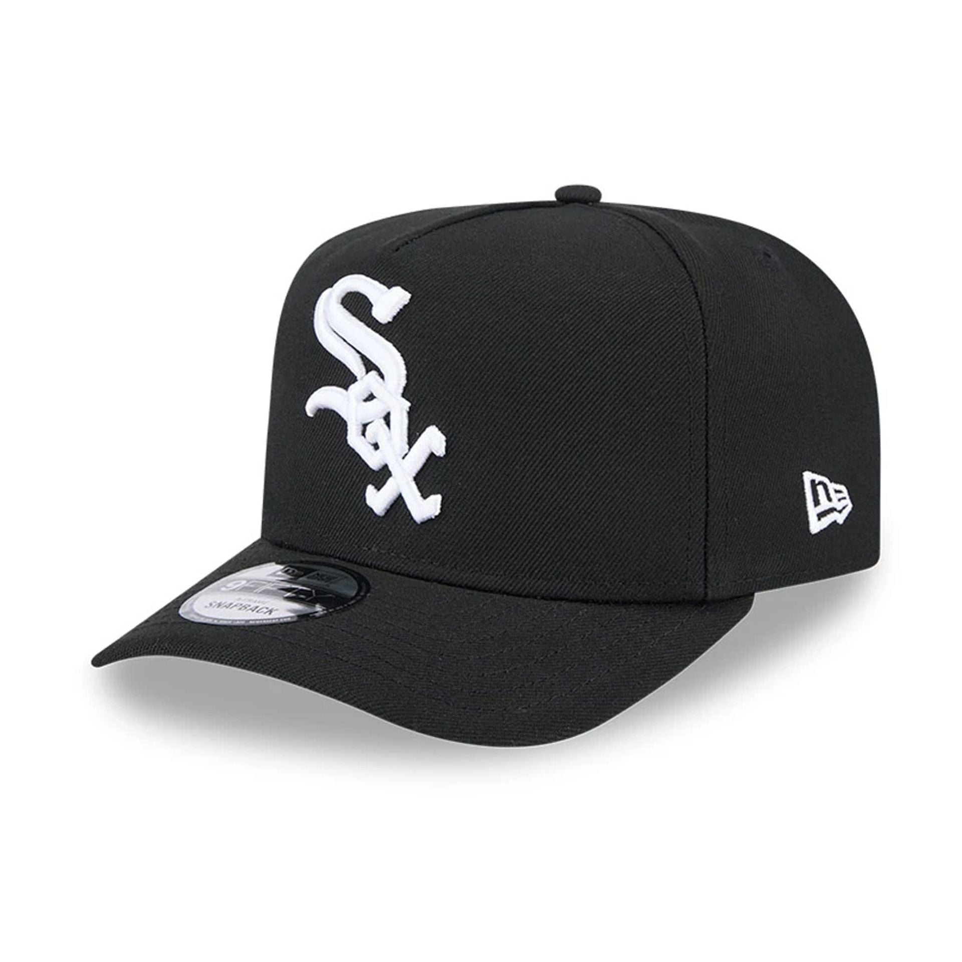 Pictured is this MLB Evergreen Chicago White Sox 9FIFTY A-Frame Snapback cap in black. 4