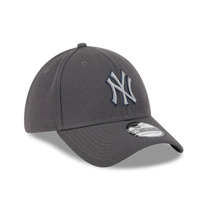 Pictured is this MLB Evergreen New York Yankees 39THIRTY Stretch Fit cap in dark grey. 3