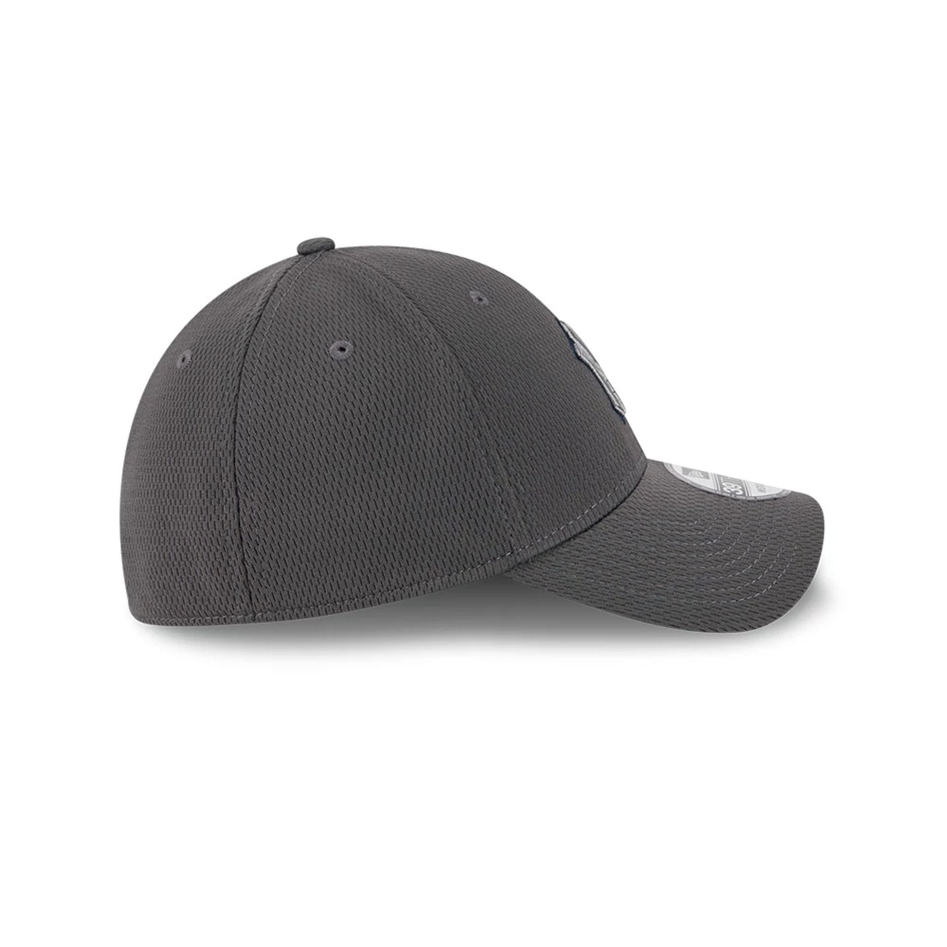 Pictured is this MLB Evergreen New York Yankees 39THIRTY Stretch Fit cap in dark grey. 6