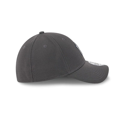Pictured is this MLB Evergreen New York Yankees 39THIRTY Stretch Fit cap in dark grey. 6