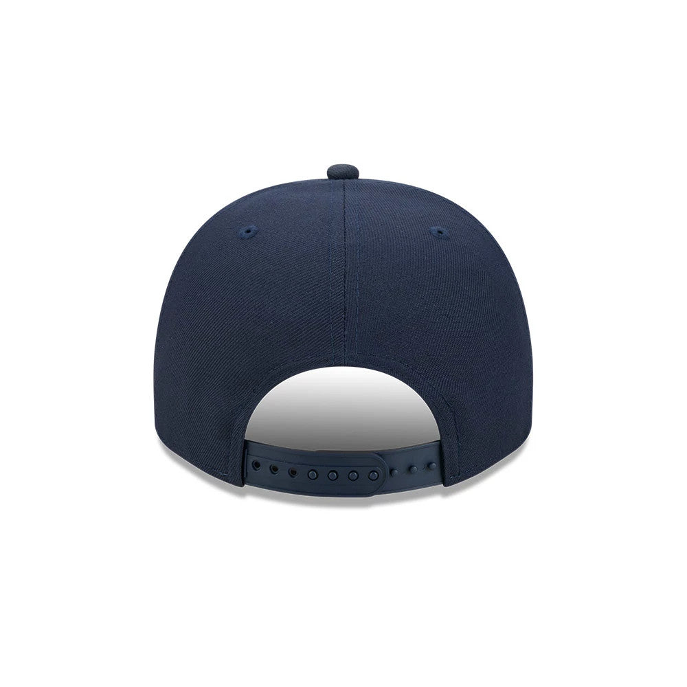 Pictured is this NFL Evergreen Chicago Bears 9FIFTY A-Frame Snapback cap in navy. 7