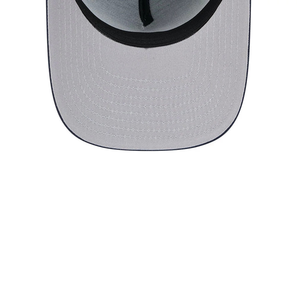 Chicago Bears NFL Evergreen Navy New Era 9FIFTY A-Frame Snapback Adjustable Cap, inside view showing the grey undervisor and navy sweatband, with a black seam tape running along the interior panels.