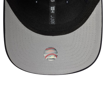 Pictured is this MLB Evergreen Boston Red Sox 9SEVENTY Stretch Snap cap in navy. 2