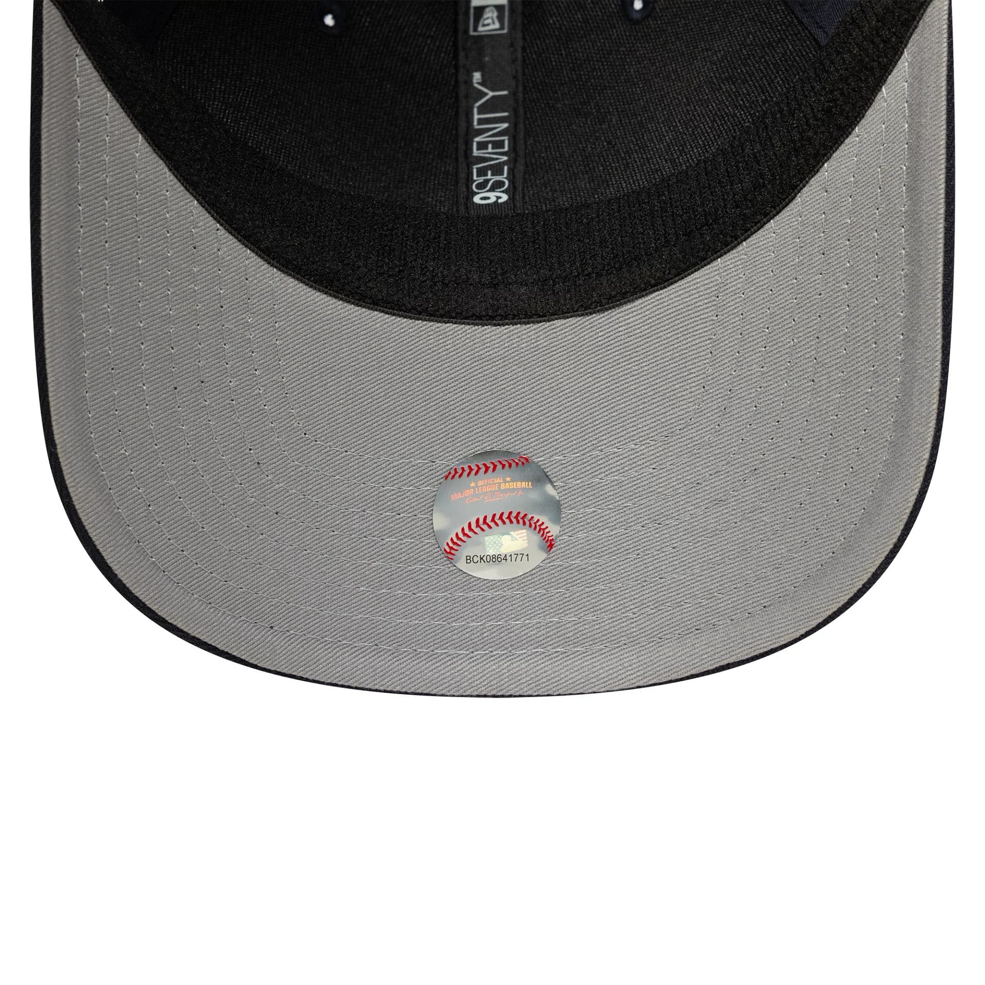 Pictured is this MLB Evergreen Detroit Tigers 9SEVENTY Stretch Snap cap in navy. 2