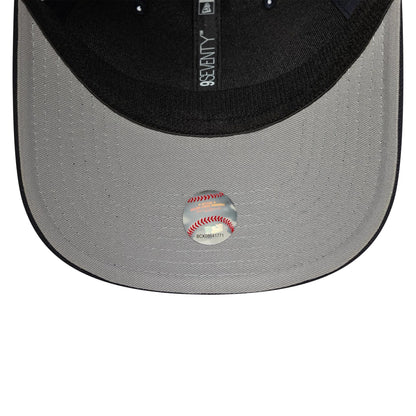 Pictured is this MLB Evergreen Detroit Tigers 9SEVENTY Stretch Snap cap in navy. 2