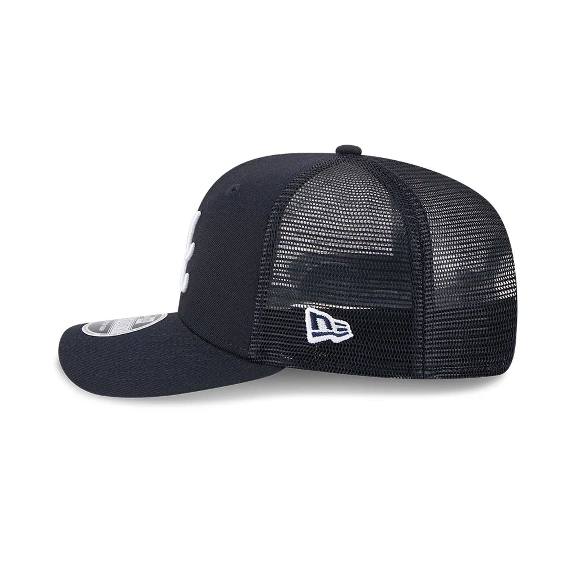 Pictured is this MLB Evergreen Atlanta Braves 9SEVENTY Stretch Snap cap in navy. 5
