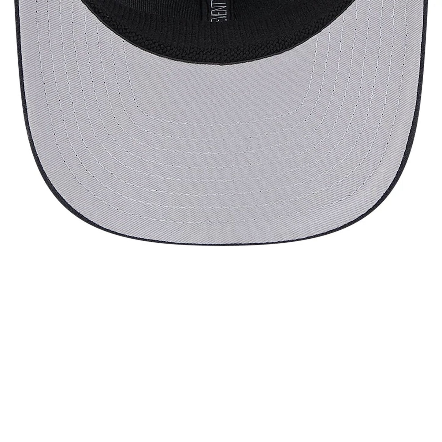 Pictured is this MLB Evergreen Atlanta Braves 9SEVENTY Stretch Snap cap in navy. 2