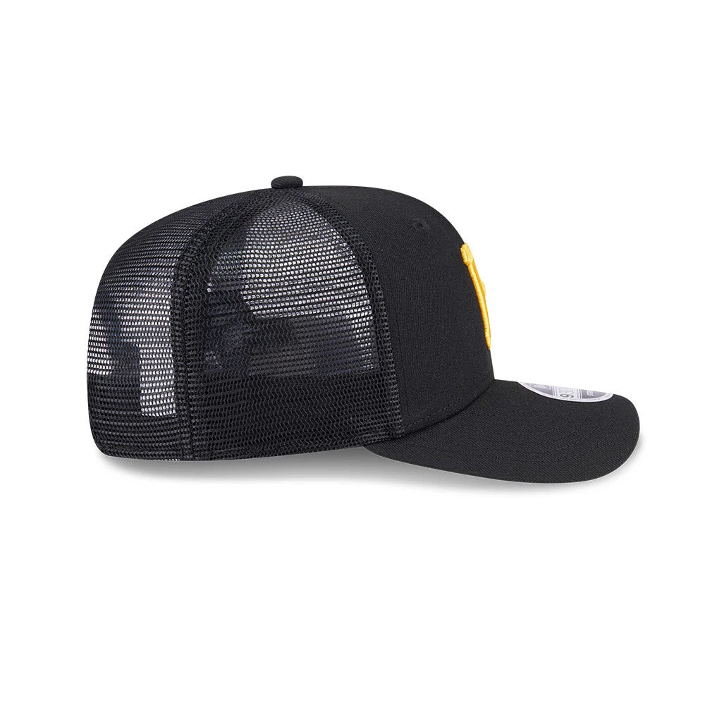 Pittsburgh Pirates MLB Evergreen Black New Era 9SEVENTY Stretch Snap Cap, side view showing the black mesh panels, structured visor, and raised yellow P logo embroidered on the front panel.