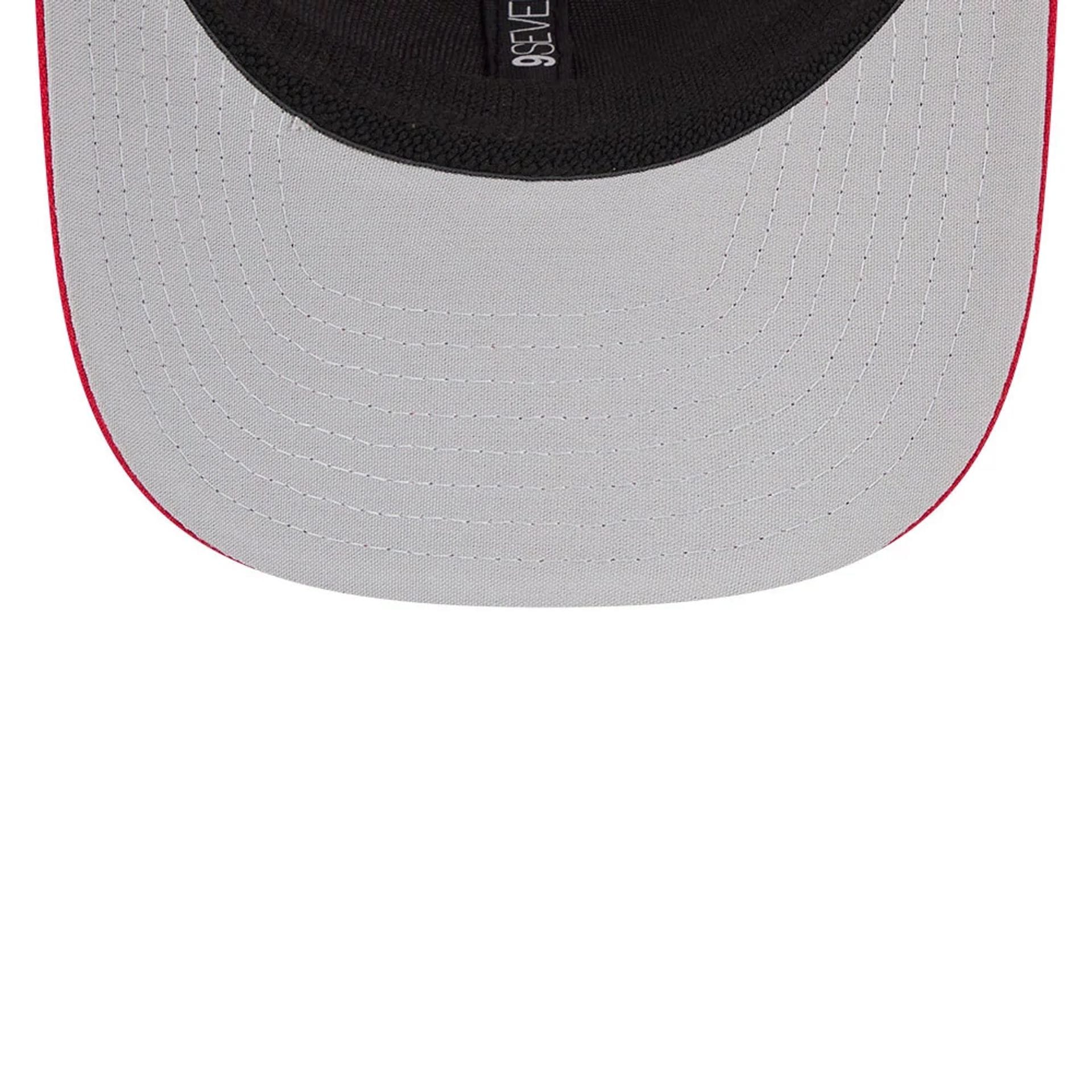 Pictured is this MLB Evergreen Philadelphia Phillies 9SEVENTY Stretch Snap cap in red. 2