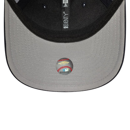This is a New York Yankees MLB Official Team Colour Navy 9SEVENTY Stretch Snap Adjustable Cap 2