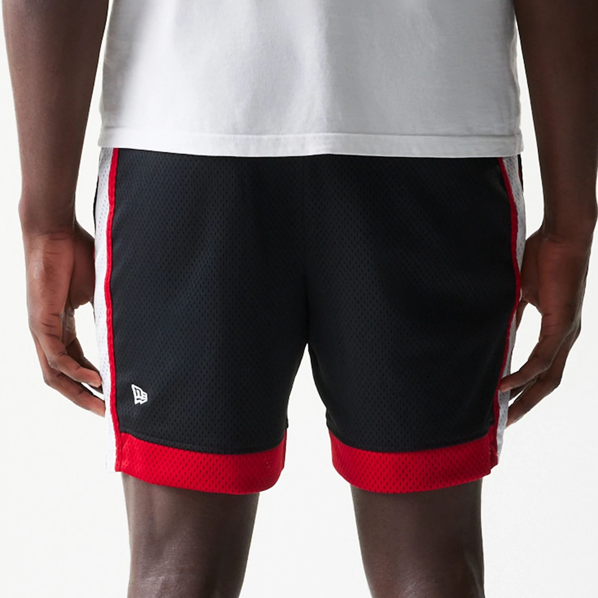The Male model is wearing Chicago Bulls Sport Classic Black Shorts 6