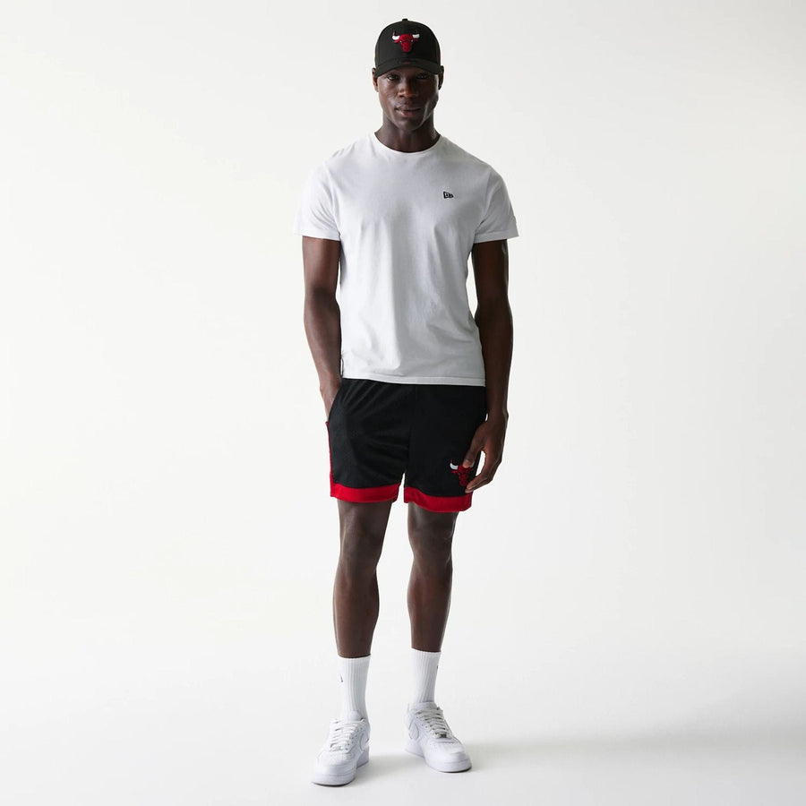 The Male model is wearing Chicago Bulls Sport Classic Black Shorts 8
