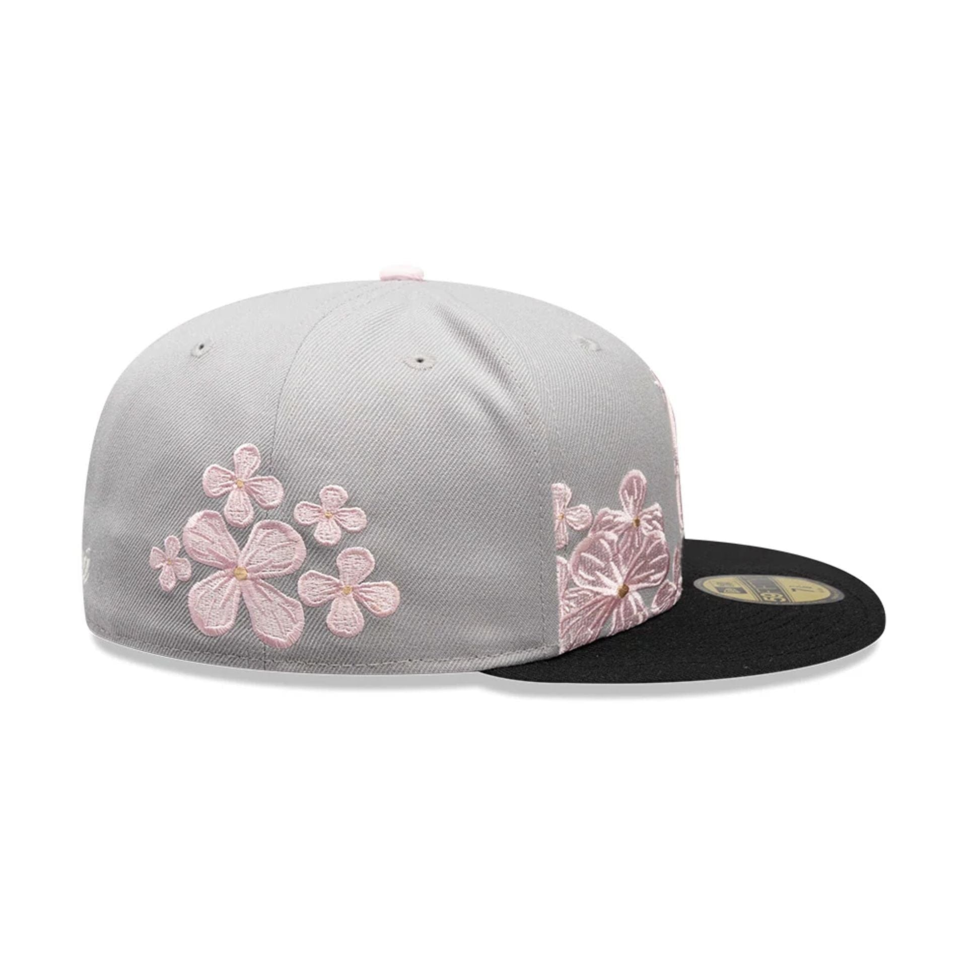 Pictured is this New Era Panama Floral 59FIFTY Fitted cap in grey. 6