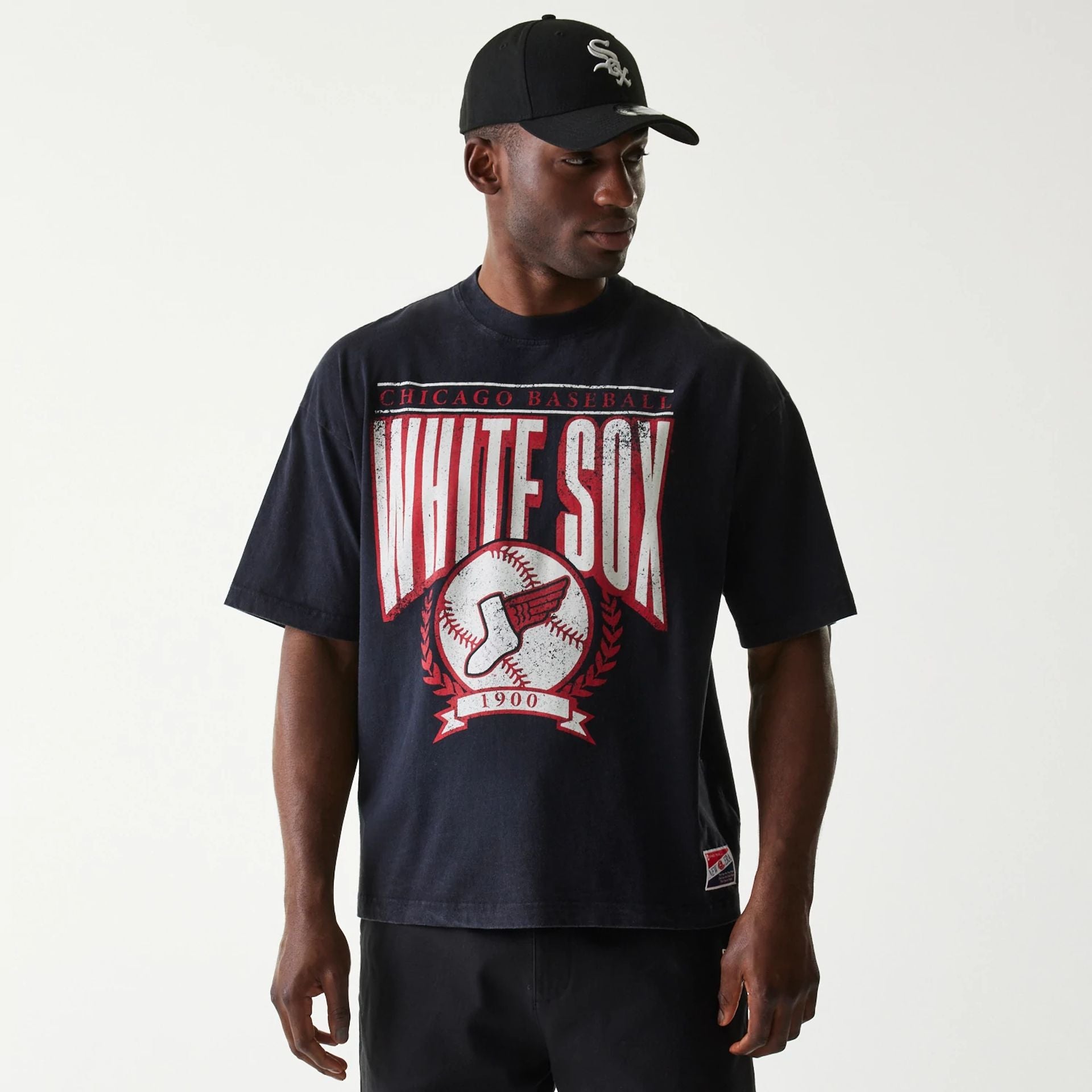 The Male model is wearing Chicago White Sox MLB City Connect G1 Black T-Shirt 1