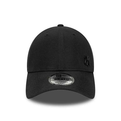This is a New York Yankees Tonal Flawless Black 9FORTY Adjustable Cap 2