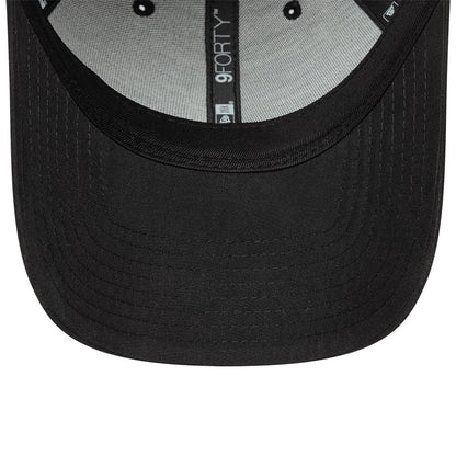This is a New York Yankees Tonal Flawless Black 9FORTY Adjustable Cap 5