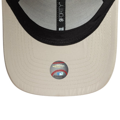 This is a New York Yankees Tonal Flawless Cream 9FORTY Adjustable Cap 5