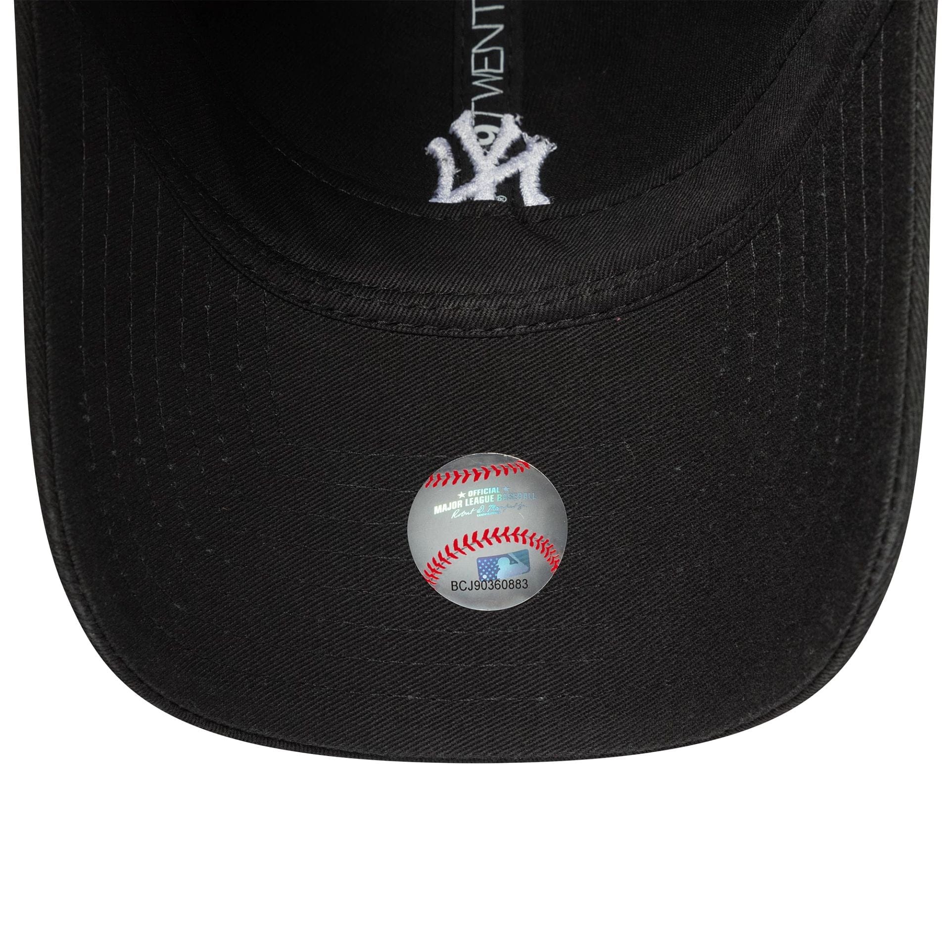 This is a New York Yankees Womens MLB Mini Washed Black 9TWENTY Adjustable Cap 5