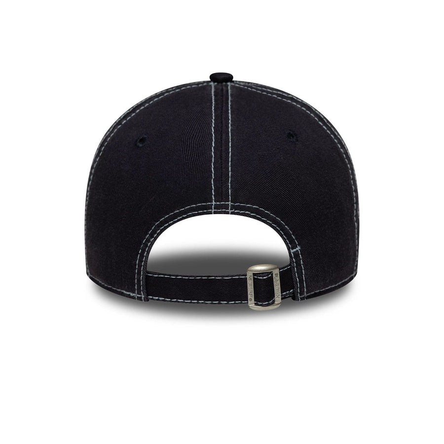 This is a New York Yankees Womens MLB Contrast Stitch Navy 9TWENTY Adjustable Cap 4