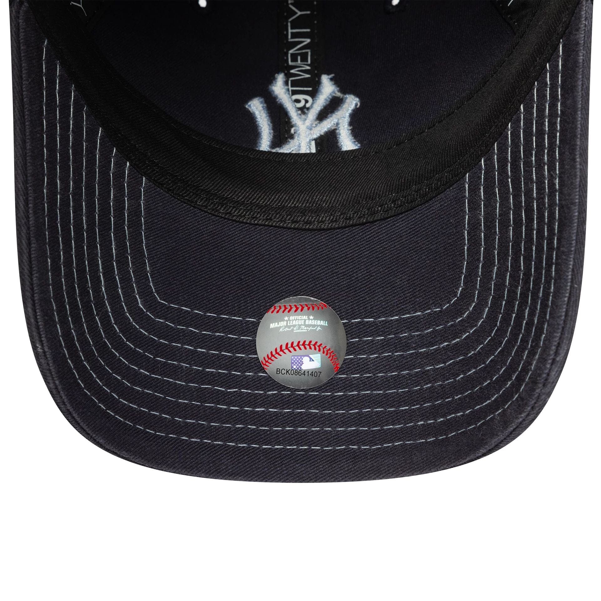 This is a New York Yankees Womens MLB Contrast Stitch Navy 9TWENTY Adjustable Cap 5