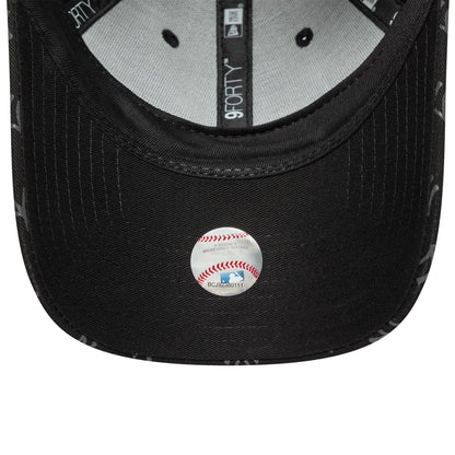 This is a New York Yankees Womens MLB Monogram Black 9FORTY Adjustable Cap 5
