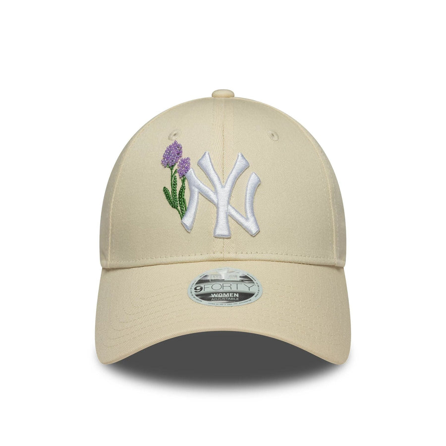 This is a New York Yankees Womens MLB Beaded Cream 9FORTY Adjustable Cap 3