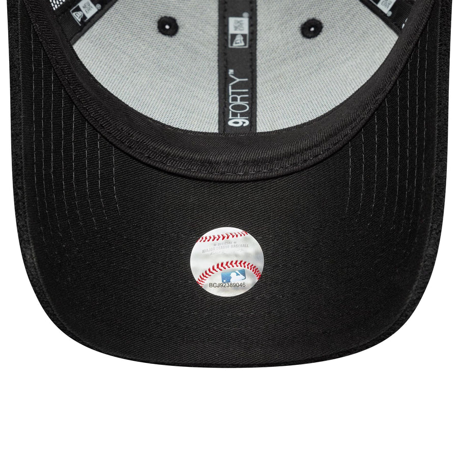 This is a LA Dodgers Womens Fabric Black 9FORTY Trucker Adjustable Cap 5