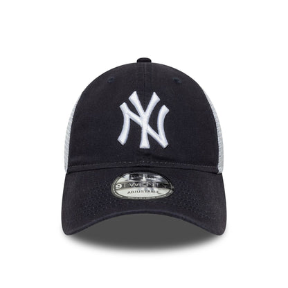 This is a New York Yankees MLB Washed Navy 9TWENTY Trucker Adjustable Cap 2