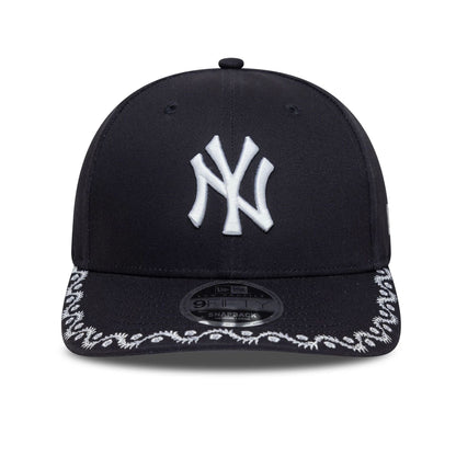This is a New York Yankees MLB Floral Navy Low Profile 9FIFTY Snapback Adjustable Cap 2
