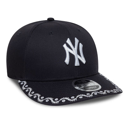 This is a New York Yankees MLB Floral Navy Low Profile 9FIFTY Snapback Adjustable Cap 3
