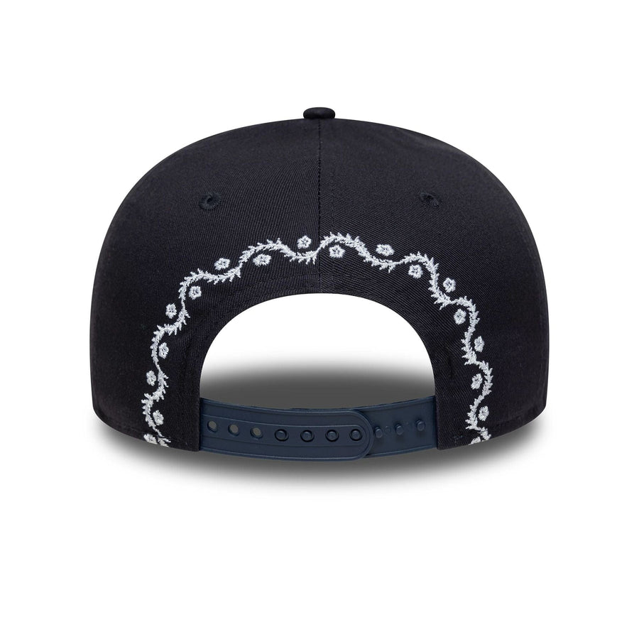 This is a New York Yankees MLB Floral Navy Low Profile 9FIFTY Snapback Adjustable Cap 4