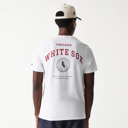 The Male model is wearing Chicago White Sox MLB Arch Graphic White T-Shirt 2