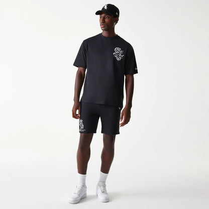 The Male model is wearing Chicago White Sox MLB Floral Graphic Black Oversized T-Shirt 8