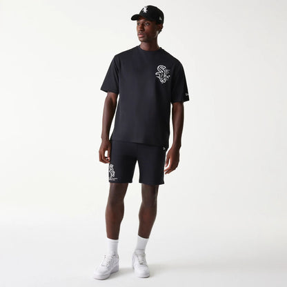 The Male model is wearing Chicago White Sox MLB Floral Graphic Black Oversized T-Shirt 8