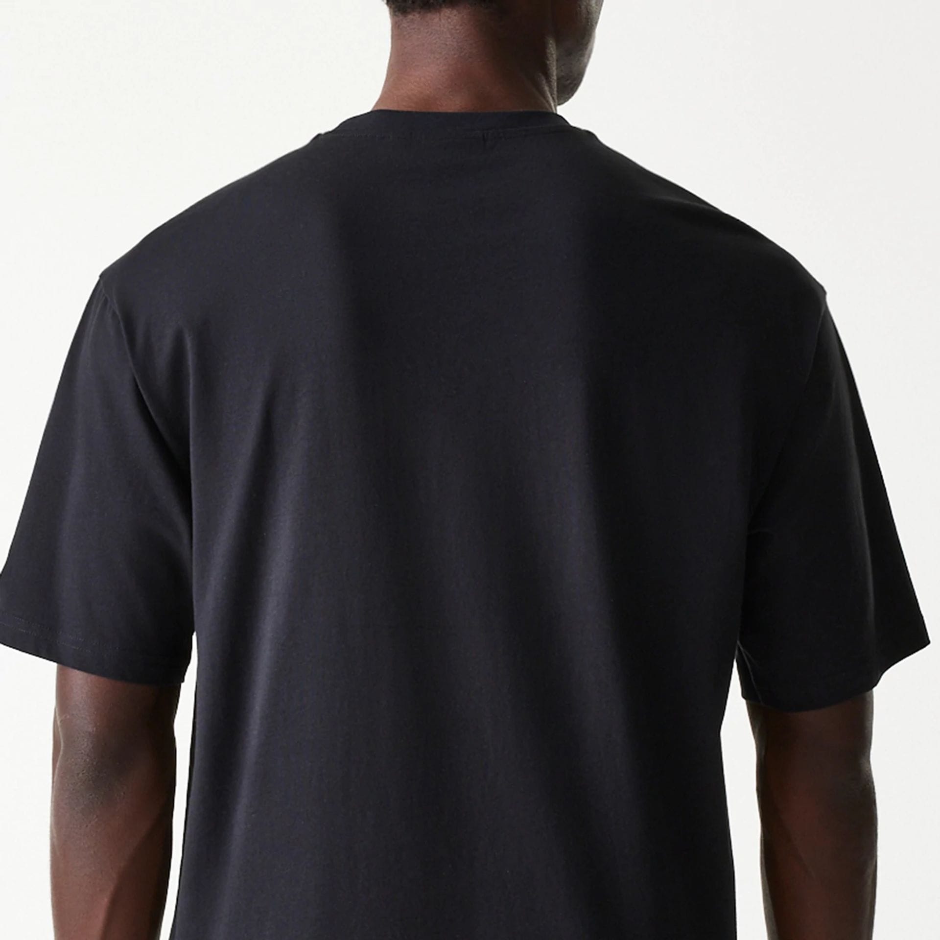 The Male model is wearing Chicago Bulls NBA Palm Tree Black Oversized T-Shirt 5