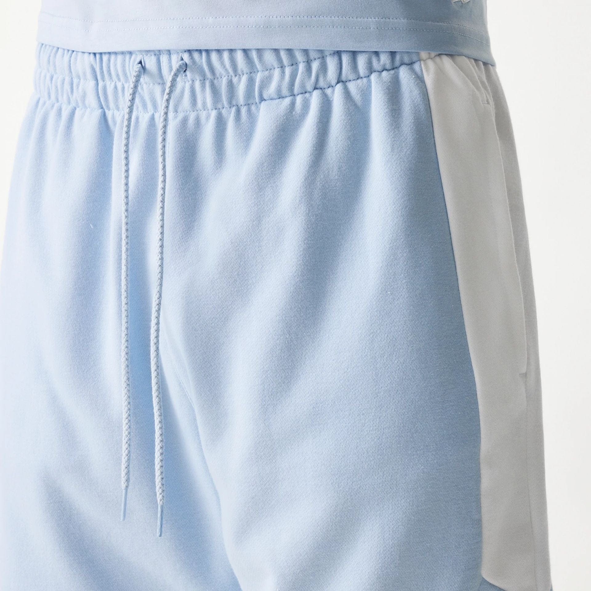 The Male model is wearing LA Dodgers MLB Raglan Pastel Blue Shorts 5