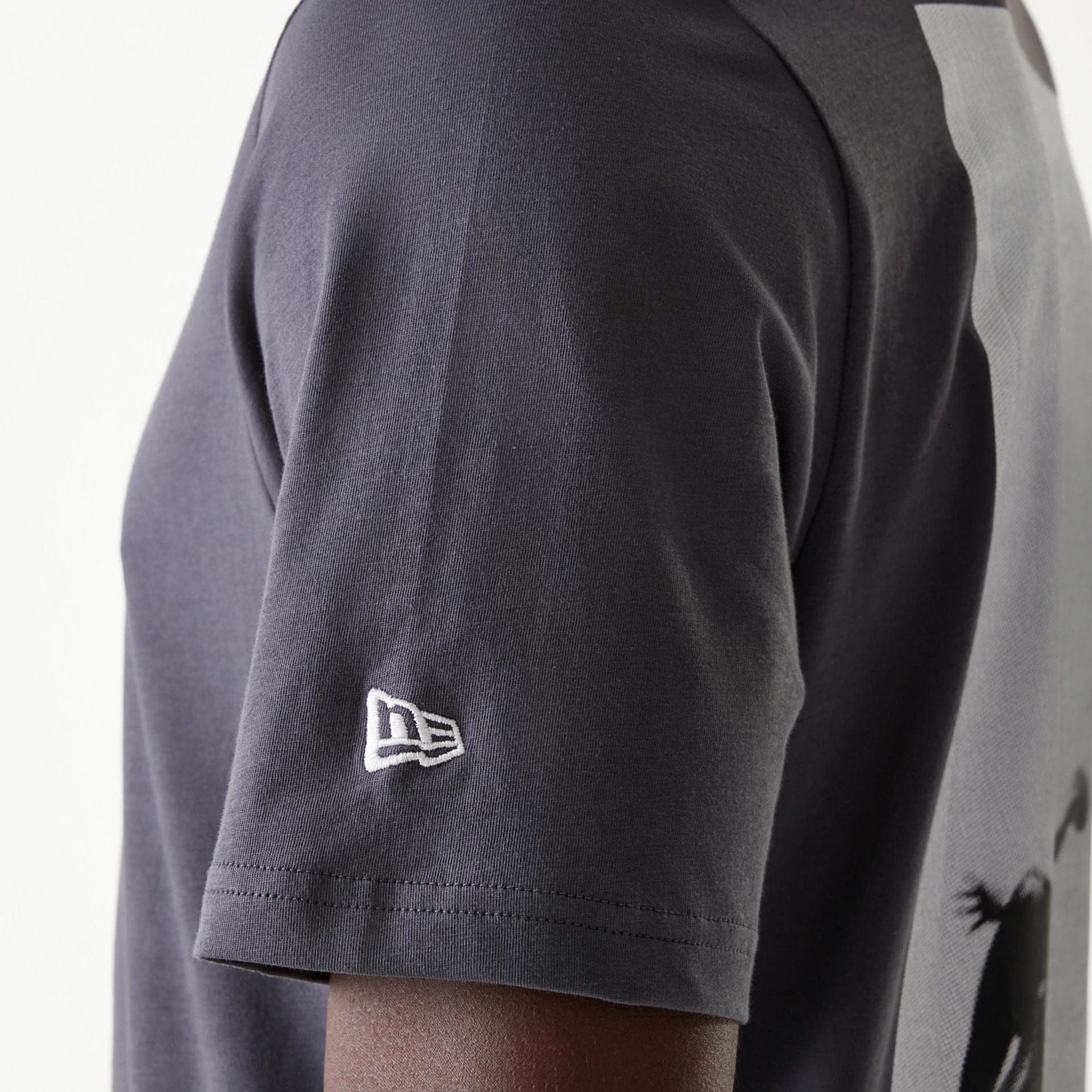 The Male model is wearing San Antonio Spurs NBA Court Graphic Dark Grey T-Shirt 7