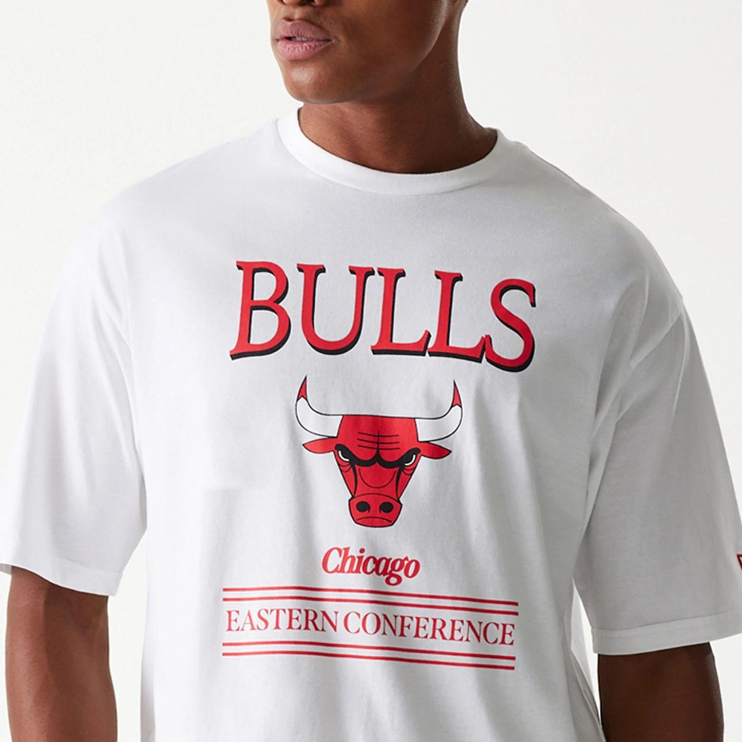 The Male model is wearing Chicago Bulls NBA Team Graphic White Oversized T-Shirt 3