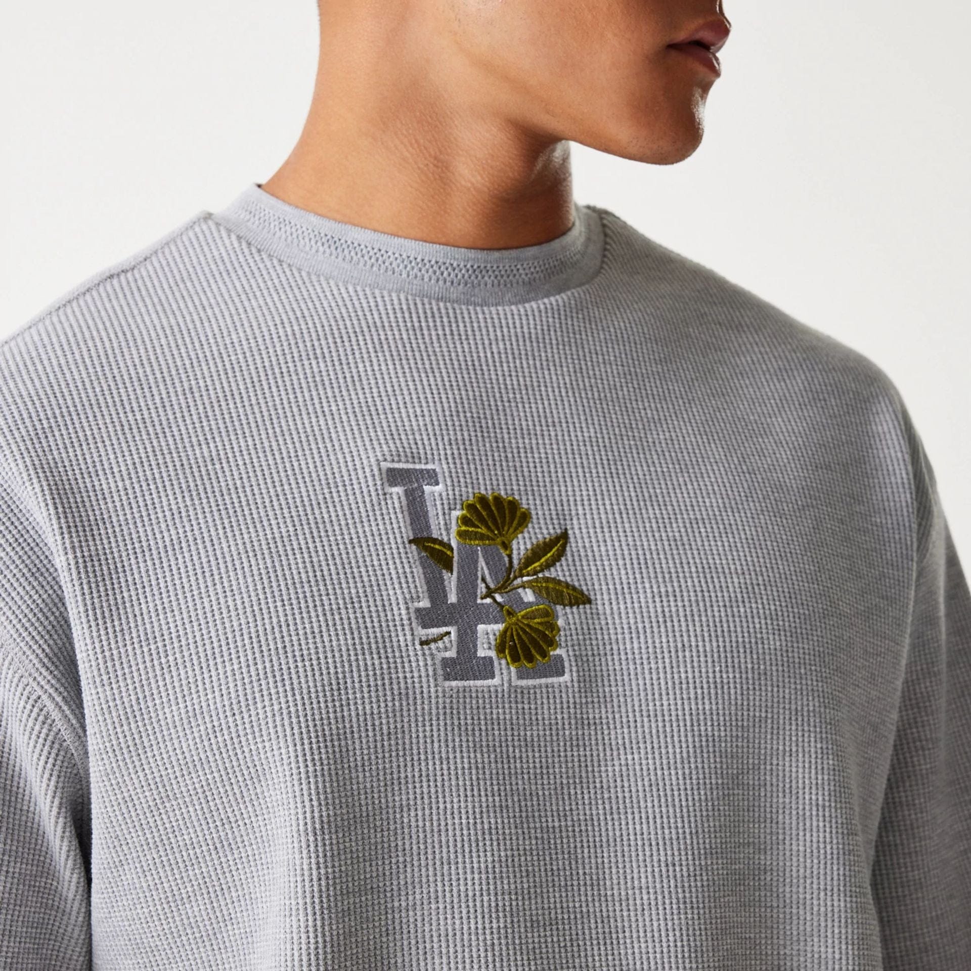 The Male model is wearing LA Dodgers MLB Waffle Grey Oversized Crew Neck Sweater 5