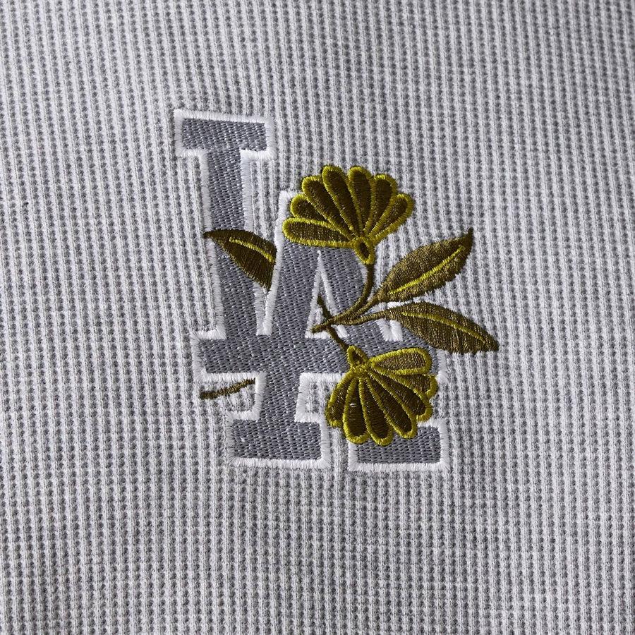 The Male model is wearing LA Dodgers MLB Waffle Grey Oversized Crew Neck Sweater 7