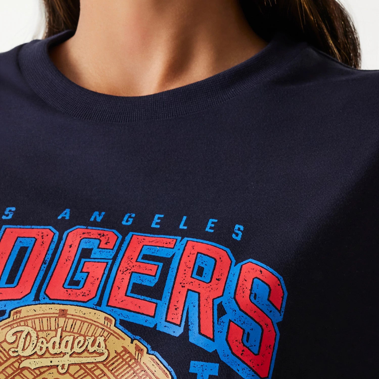 The Male model is wearing LA Dodgers MLB World Series Navy Oversized T-Shirt 6