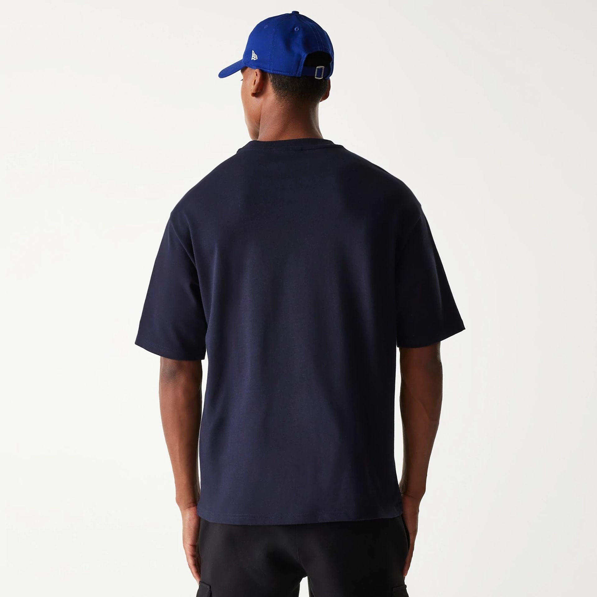 The Male model is wearing LA Dodgers MLB World Series Navy Oversized T-Shirt 2