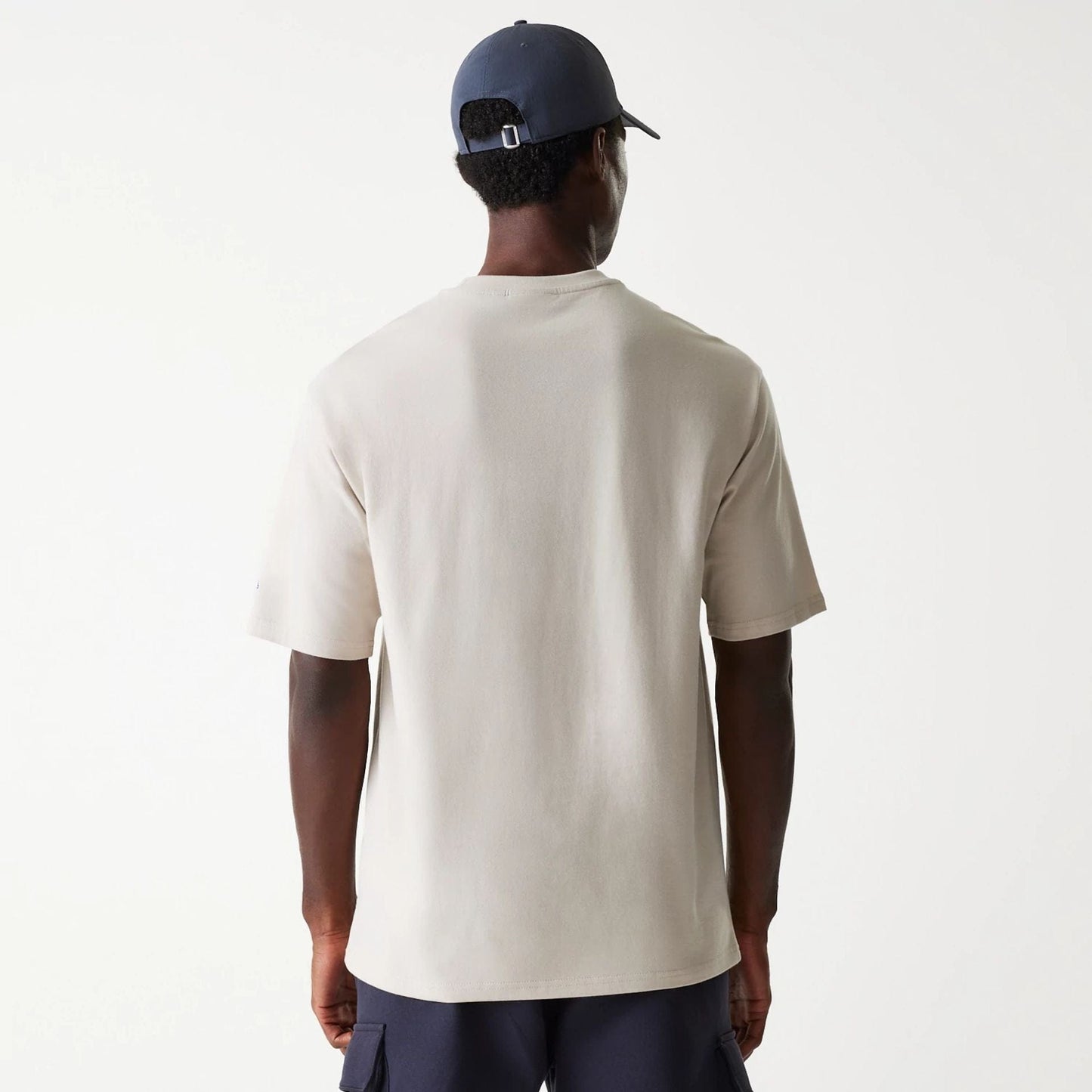 The Male model is wearing LA Dodgers MLB Floral Graphic Cream Oversized T-Shirt 2