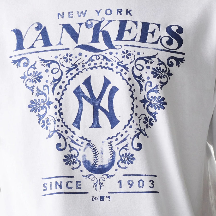 The Male model is wearing New York Yankees MLB Floral Graphic White Oversized T-Shirt 4