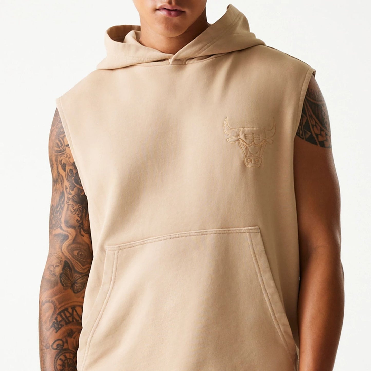 The Male model is wearing Chicago Bulls NBA Washed Beige Sleeveless Hoodie 3