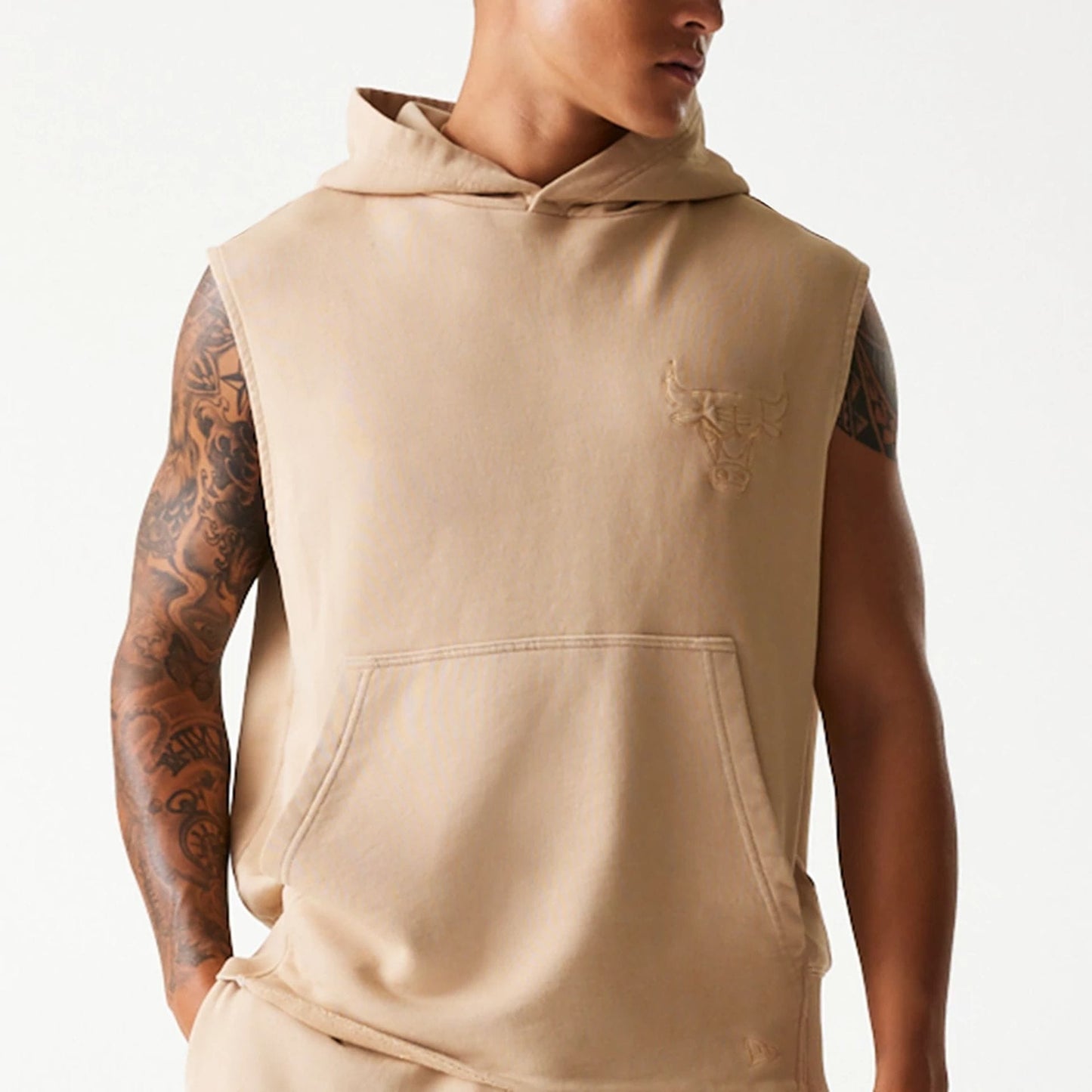 The Male model is wearing Chicago Bulls NBA Washed Beige Sleeveless Hoodie 6