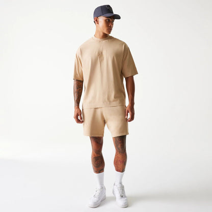 The Male model is wearing Chicago Bulls NBA Washed Beige Box T-Shirt 8